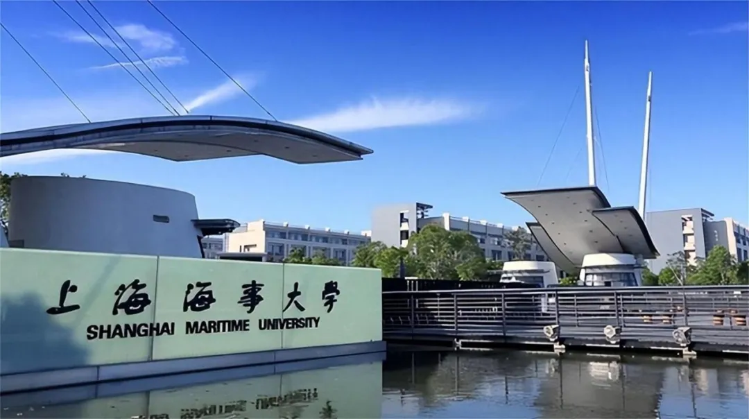 Rongtua Group and Shanghai Maritime University grandly launched a school-enterprise cooperation.